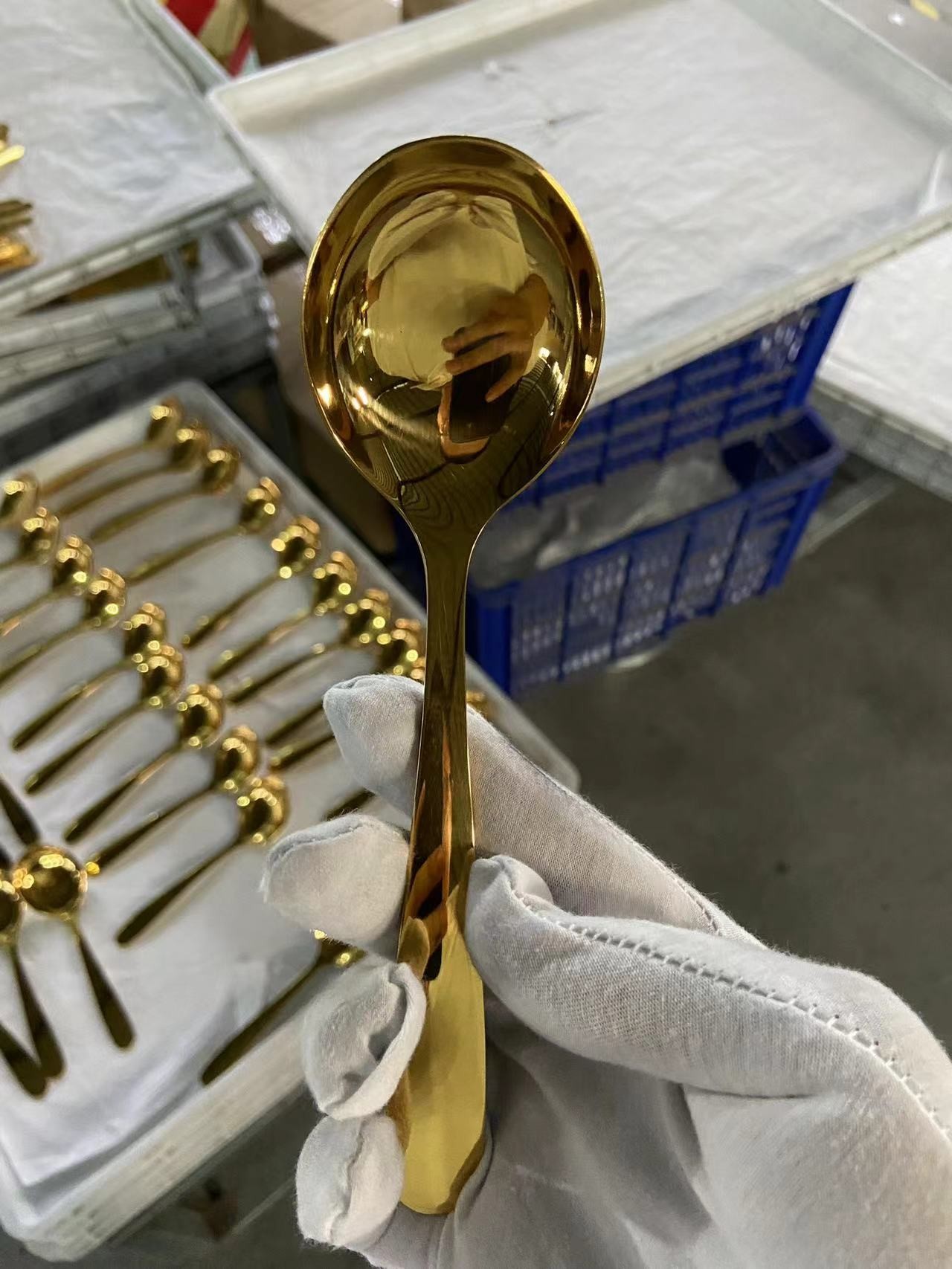 Professional Automatic Gold Color PVD Vacuum Coating Machine For Tableware Furniture Hardware