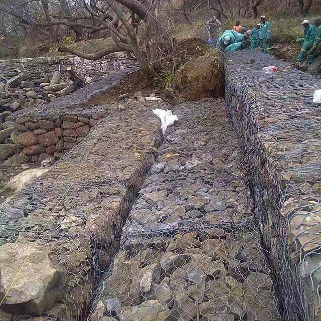 Hot Dipped Galvanized Gabion Baskets 2x1x1 Gauge 2.7mm For Retaining Walls