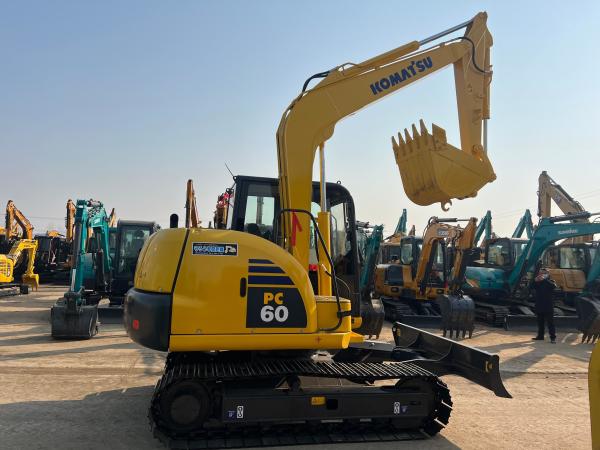 Used Komatsu PC60 Excavator 0.37m³ 6 Ton Second Hand Crawler Digger For