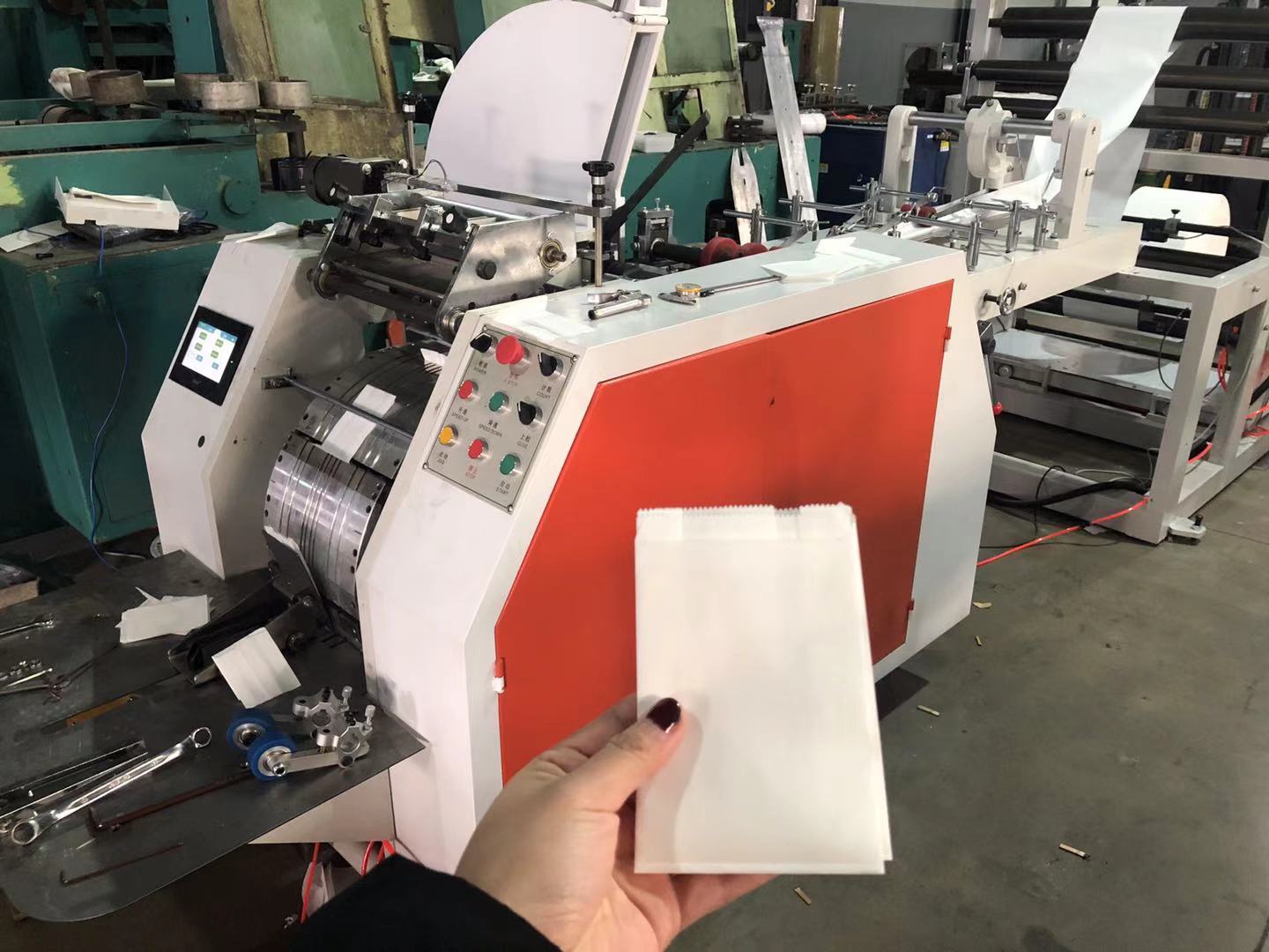 Kraft Paper Bag White Paper Bag Manufacturing Machine customized logo