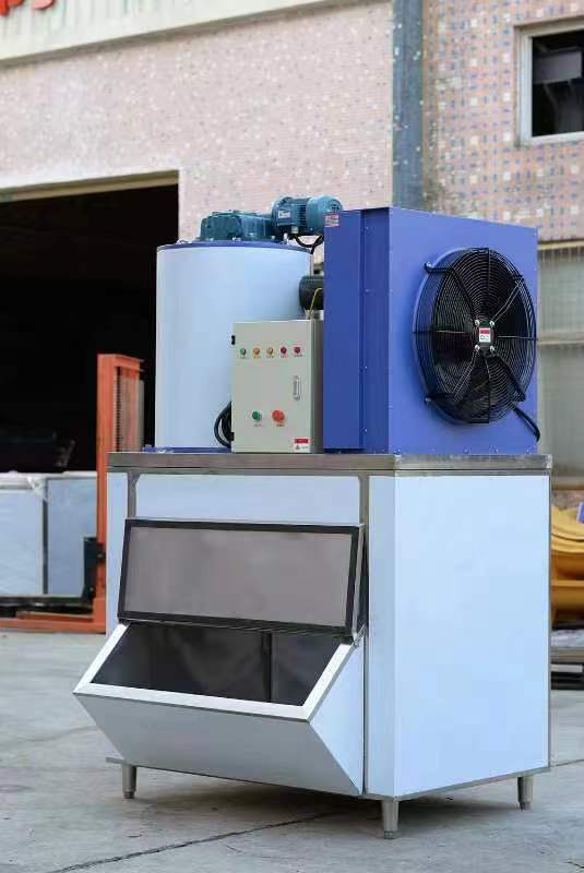 2500kg Daily Output Flake Ice Maker for Industrial Ice Production at a Commercial