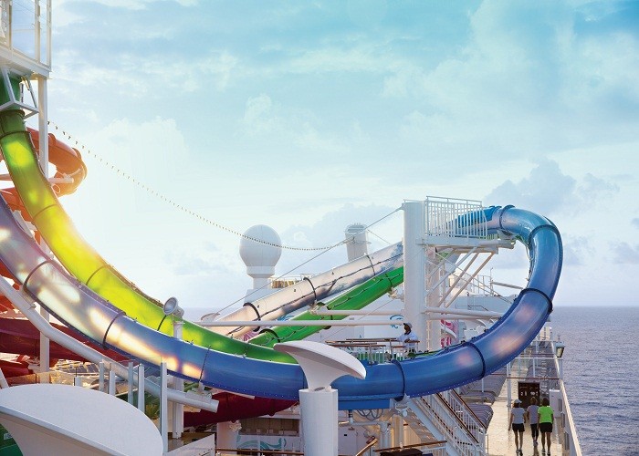 Outdoor Screaming High Speed Water Slide Thrilling Water Slide Rides