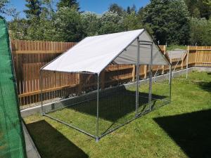 Wholesale Silver Frame 27.5kgs 3mx2m Chicken Run Kennel from china suppliers