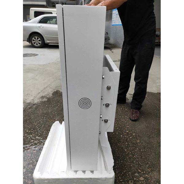 32-inch waterproof and sunproof outdoor wall-mounted high-definition Outdoor Electronic Display
