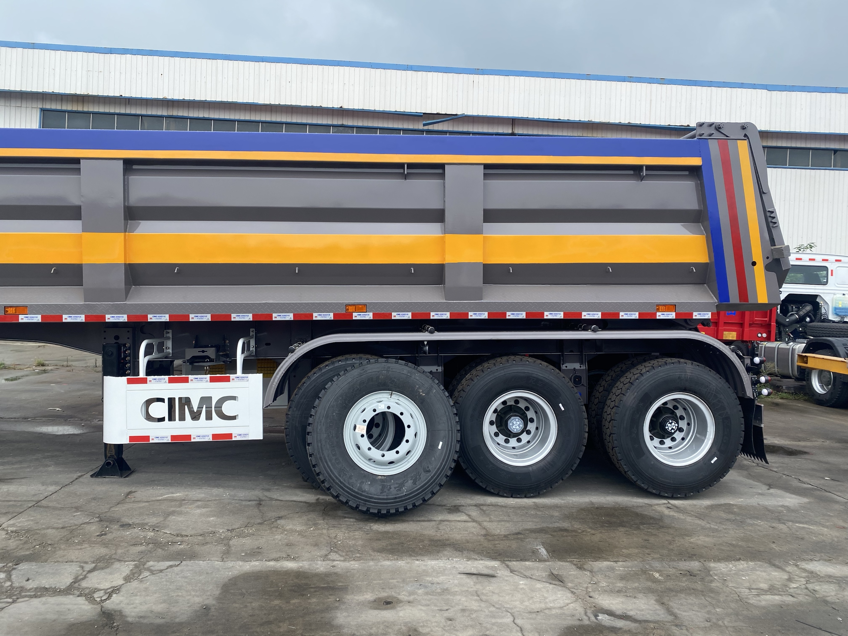 CIMC 40 Cubic Side Tipper End Dump Truck Trailer 3-Axis Steel Semi-Trailer