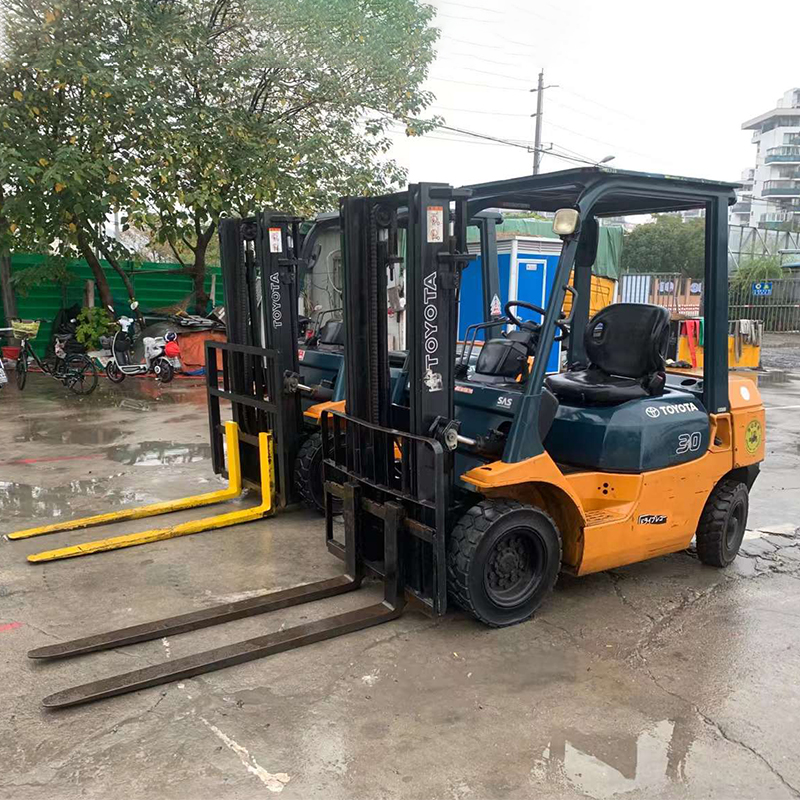 Original 1.5 Ton Diesel Forklift with Electric Sidesway and Heavy Duty 3 Ton Capacity