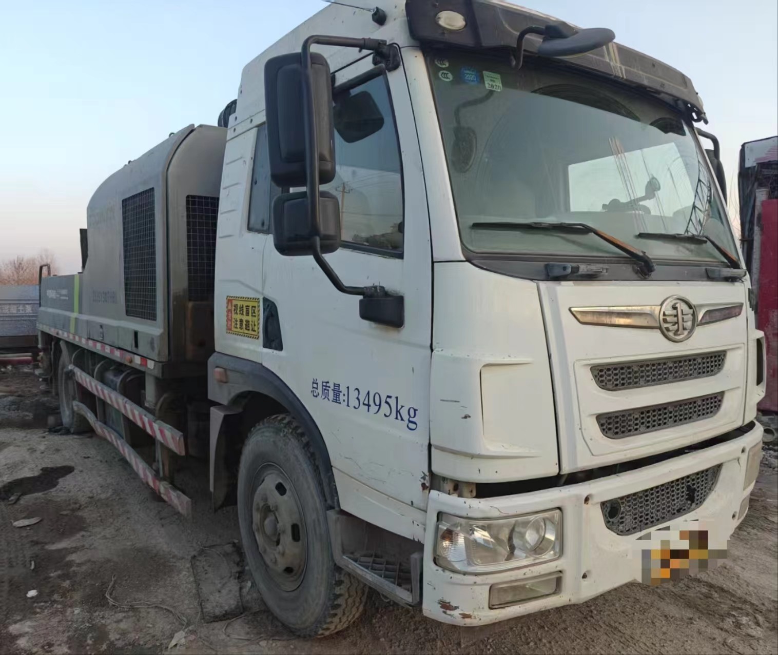 Zoomlion truck - mounted concrete pump truck inventory direct sale limited time discount