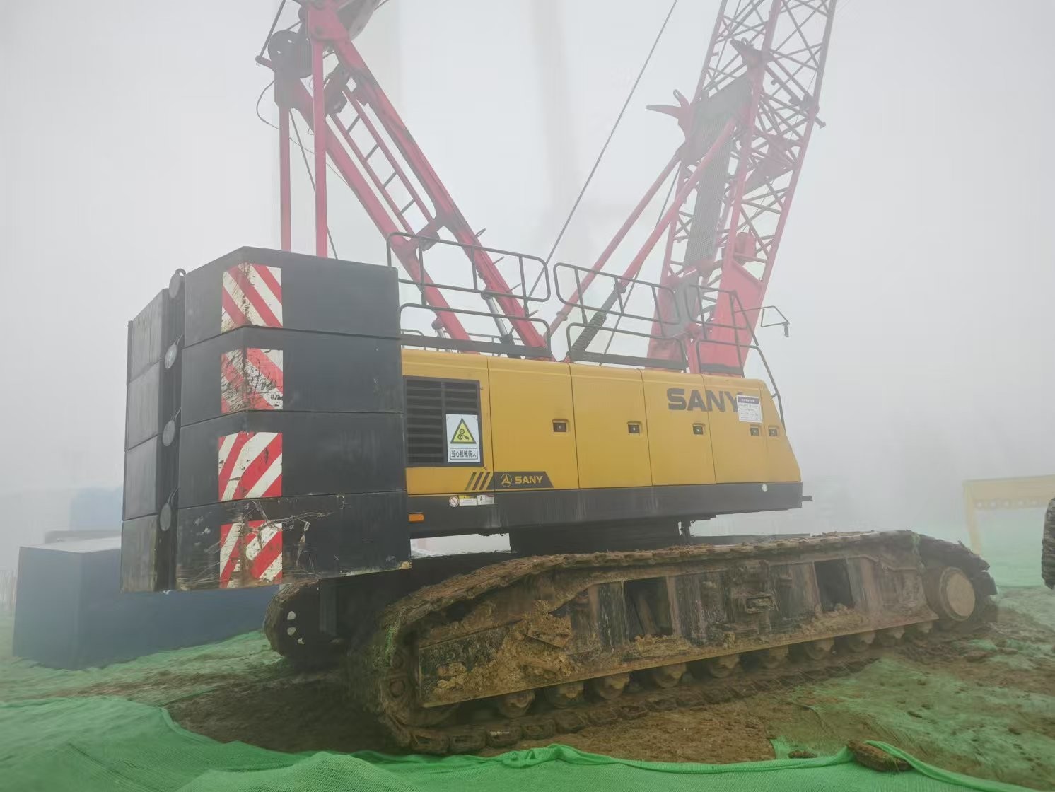 73m Maximum Lifting Height SCC900A Crawler Crane for Green Foundation Construction and Lifting Needs