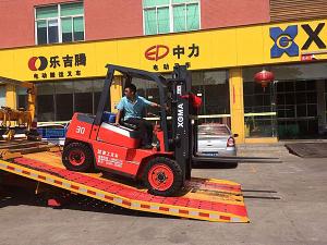 Wholesale Diesel Powered Warehouse Lift Truck XinChai Engine 20km/H Max Driving Speed from china suppliers