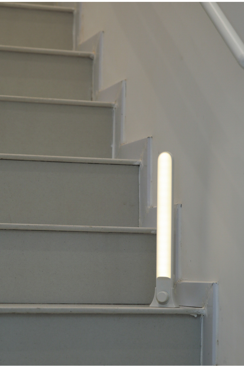 1.2W Rechargeable Wireless Under Cabinet Lighting / 200g Cupboard Motion Sensor Light