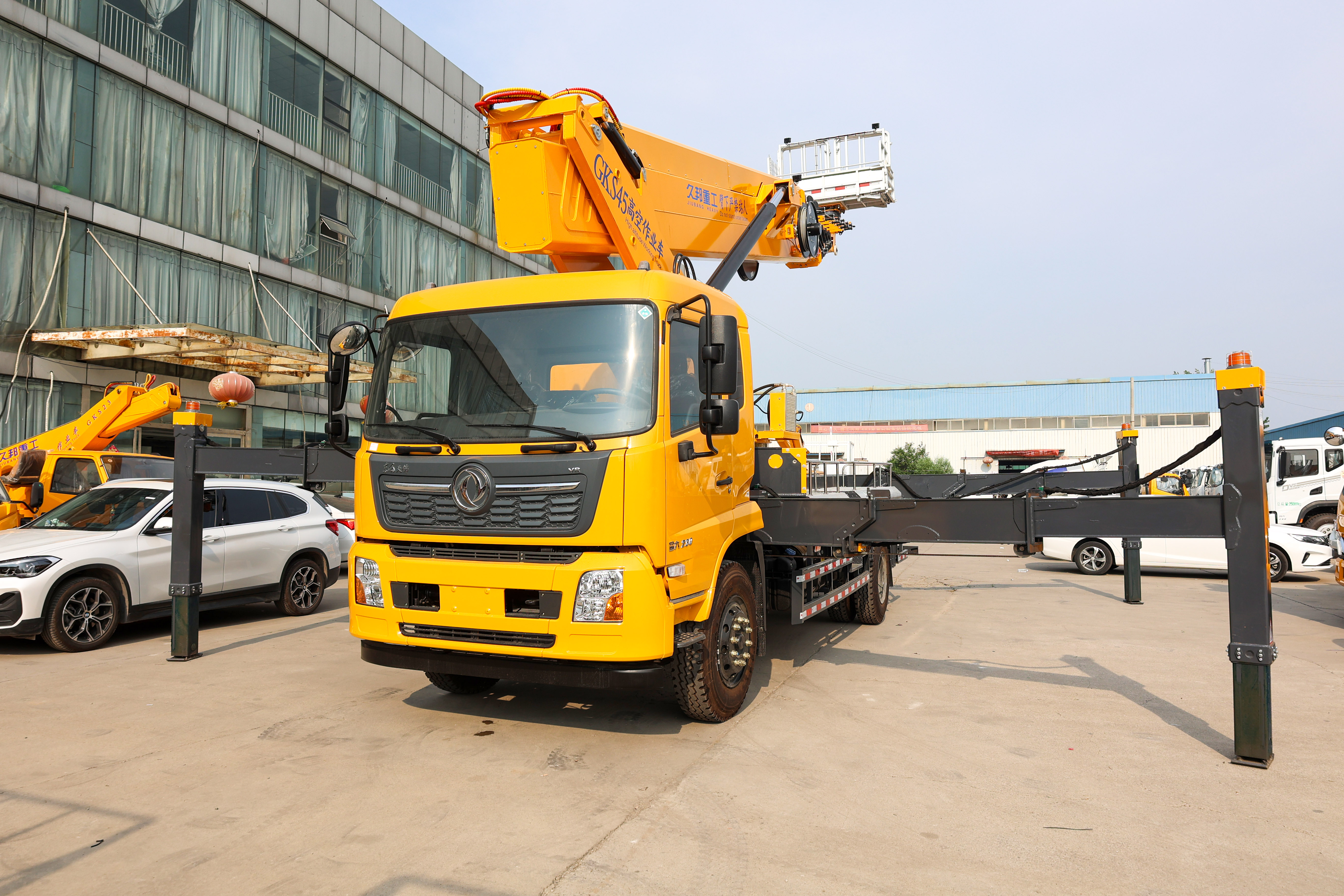 45m Bucket Truck Aerial Working Platform Truck Mounted High-altitude Operation Truck