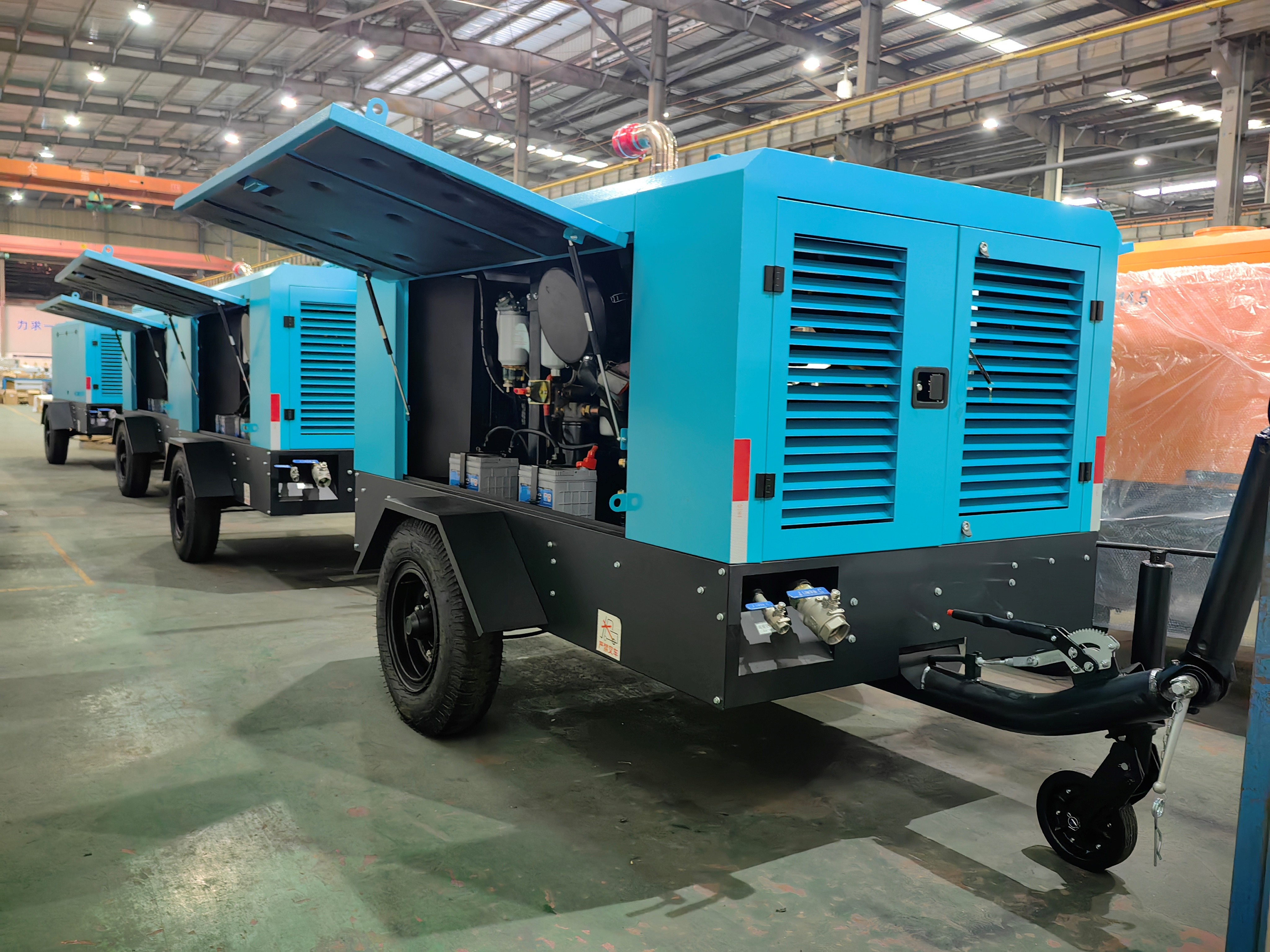 Powerful Diesel Powered Screw Compressor with Air/Water Cooling and ≤2800 Kg Capacity
