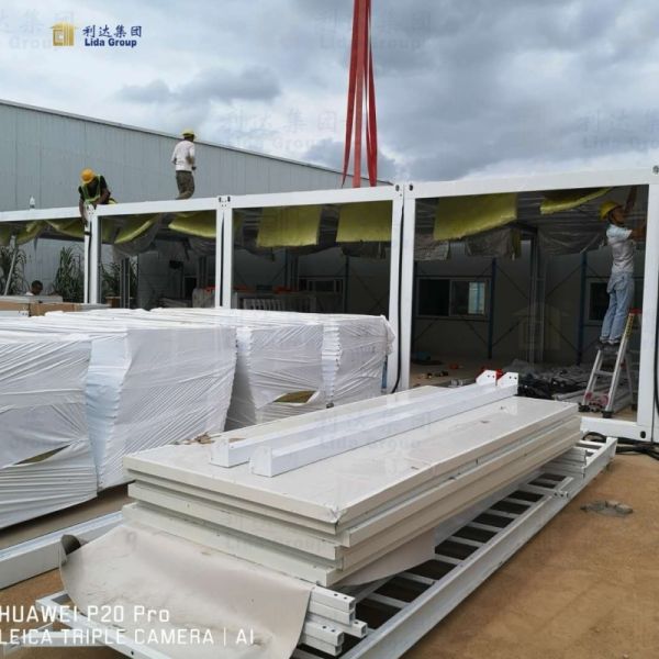 Earthquake Resistant Soundproof Heat Insulated Container House for Remote Camp Accommodation