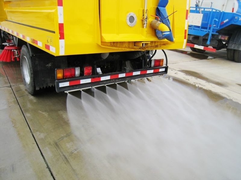 shock price 1500 liters water tank and 4000 liters garbage tank dongfeng 4*2 right hand driving mini road sweeping truck