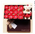 New creative promotion gift product wedding gift 12 flower soap with bear