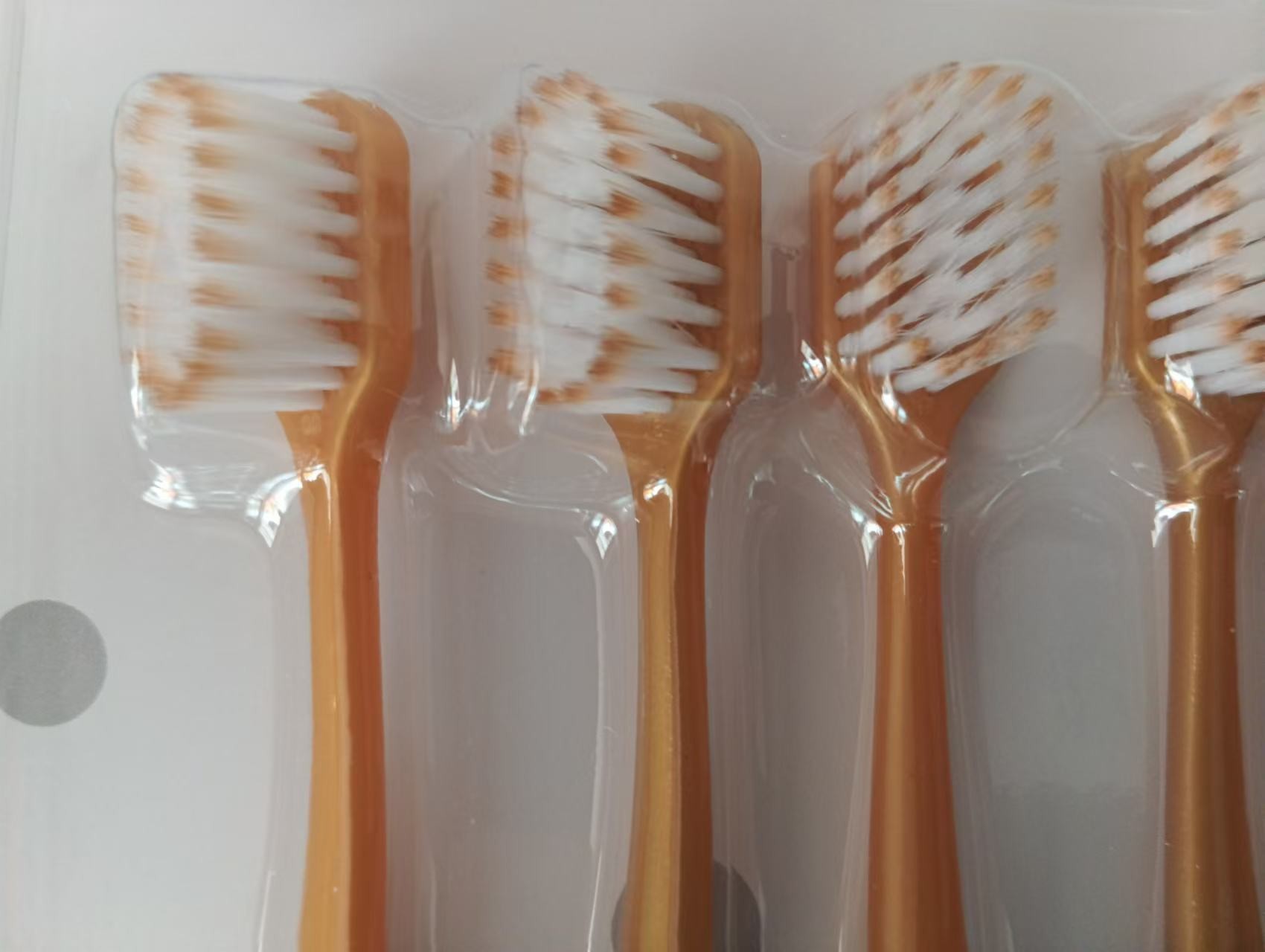 Toothbrush 6-piece set for family travel easy to carry teeth cleaning plastic soft bristled cleaning tools