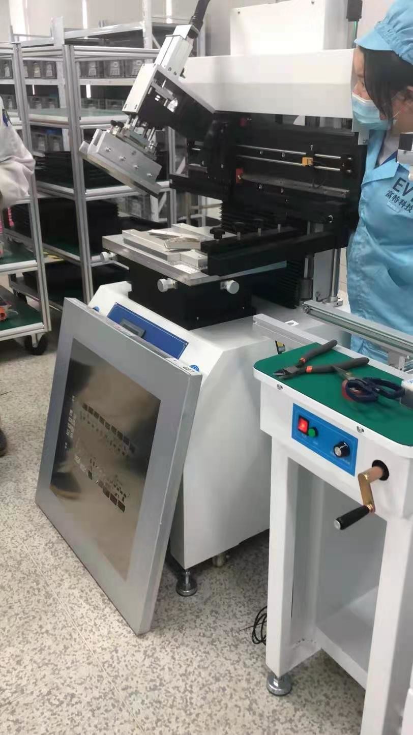 Pneumatic SMT Pick And Place Machine Robot 8 Heads With 120 Feeder Slots