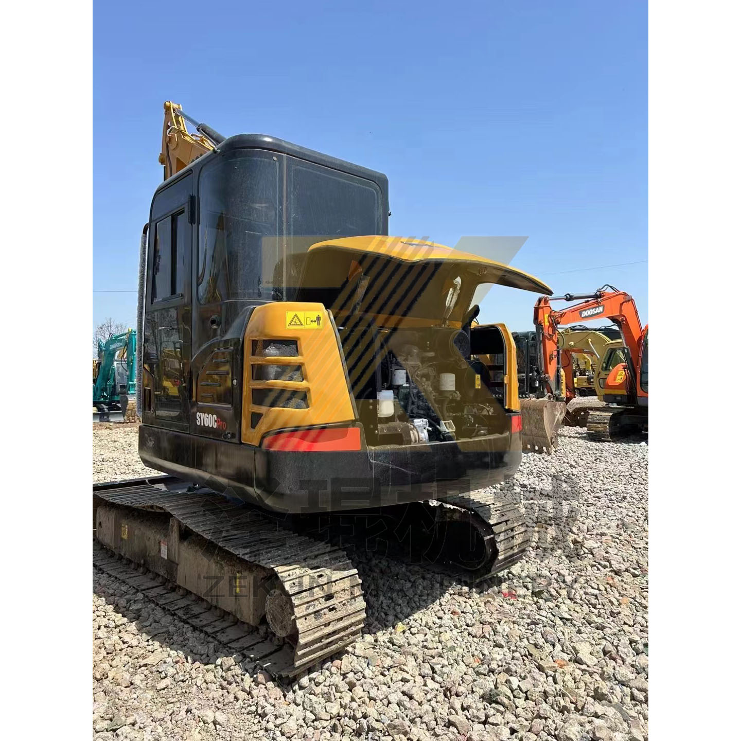 Other Used Sany Excavators in Shanghai 6000 KG Machine Weight and Hydraulic Cylinder