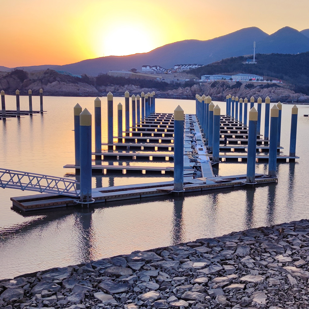 Aluminum Alloy Floating Dock Yacht Boat Floating Walkway Pontoon For Marina Docking Projects
