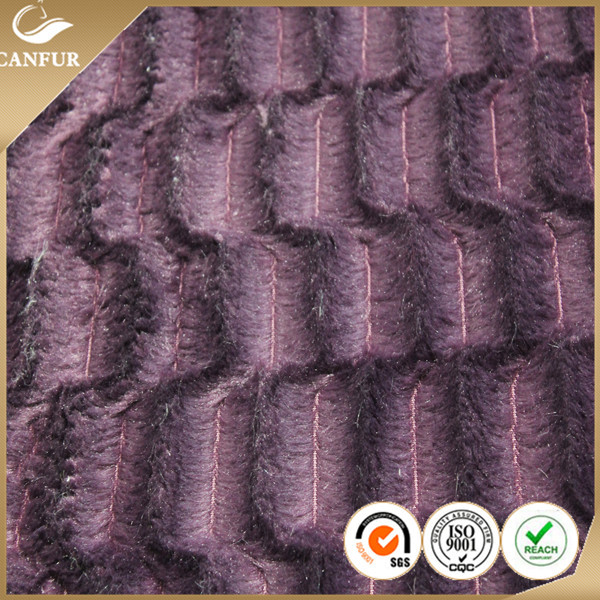 Medium Weight Fashional 100% Polyester Knitted PV Plush Fabric Producer for Clothing