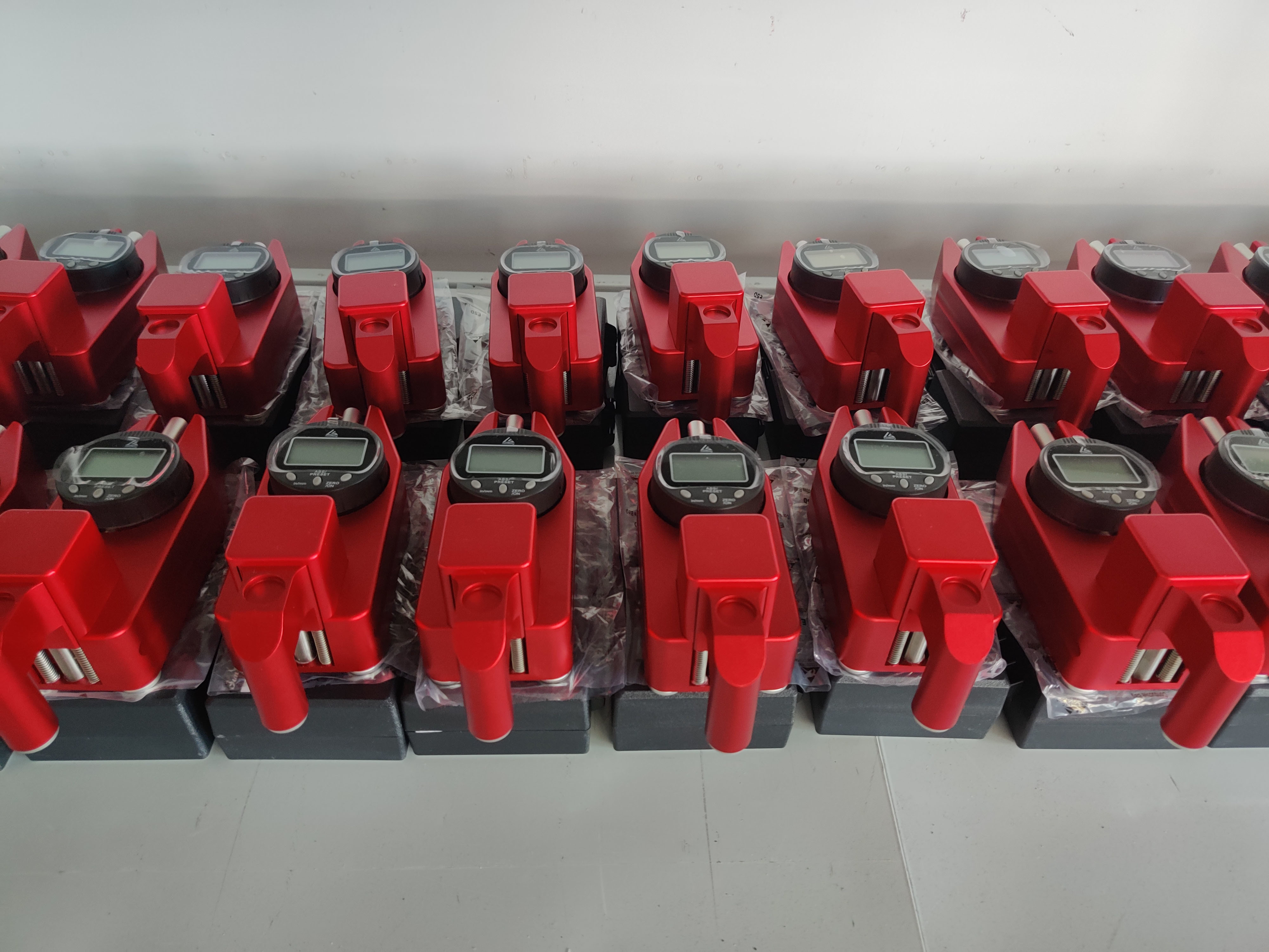 Red Pavement Markings Thickness Checking Gauge Dry Battery