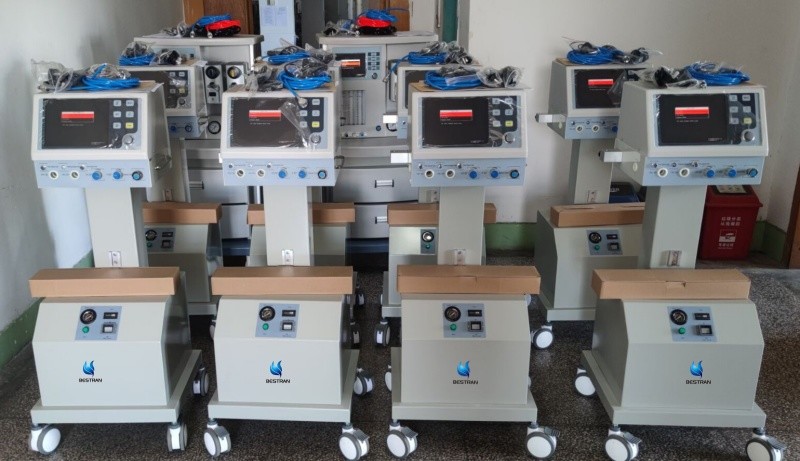 Surgery Room Medical Ventilator Machine With Air Compressor Respiratory Support Device
