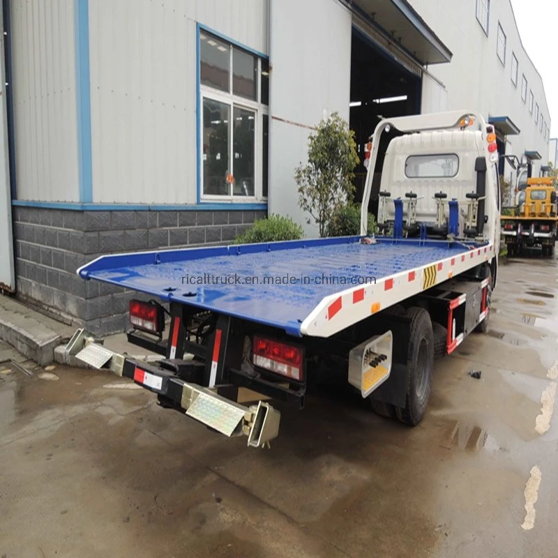 Dongfeng Flatbed Wrecker Small Tow Truck with 110 Kw Engine Power 7500X2300X2500 mm