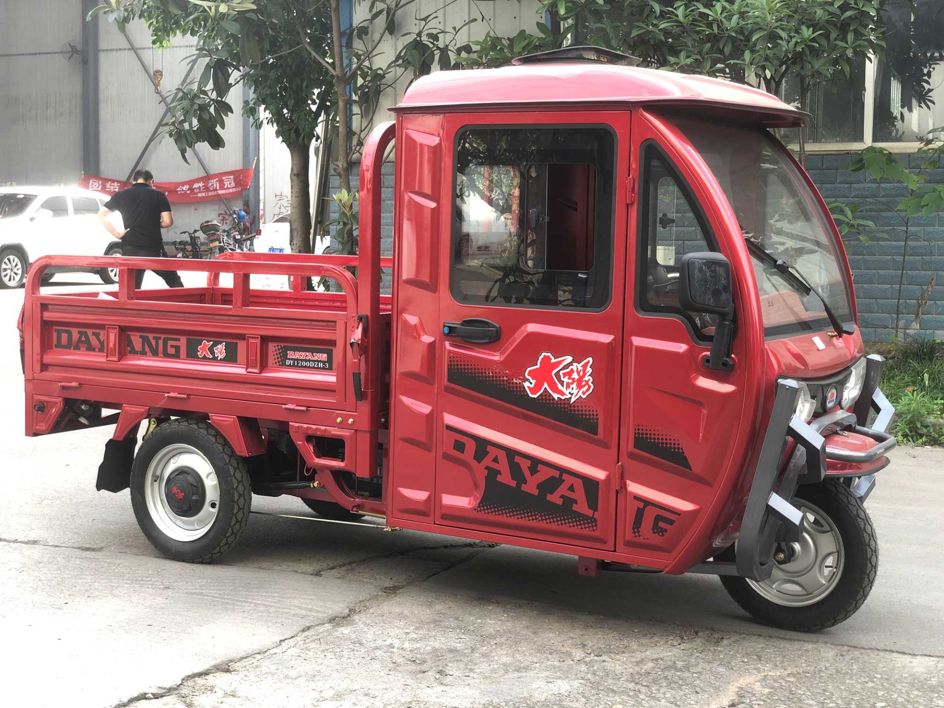 Electric Tricycles For Farm 1000W 1200W 1500W 60V And 1000kg Loading Capacity