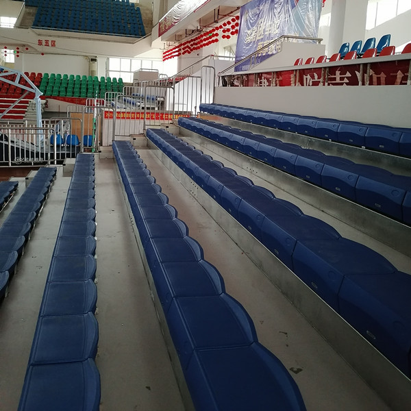 Manual HDPE Bench Retractable Gym Bleachers Indoor Basketball Bleachers