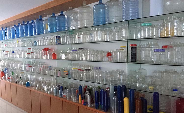User-Friendly Semi Auto Pet Blowing Machines for 400mm Neck Diameter Plastic Bottles