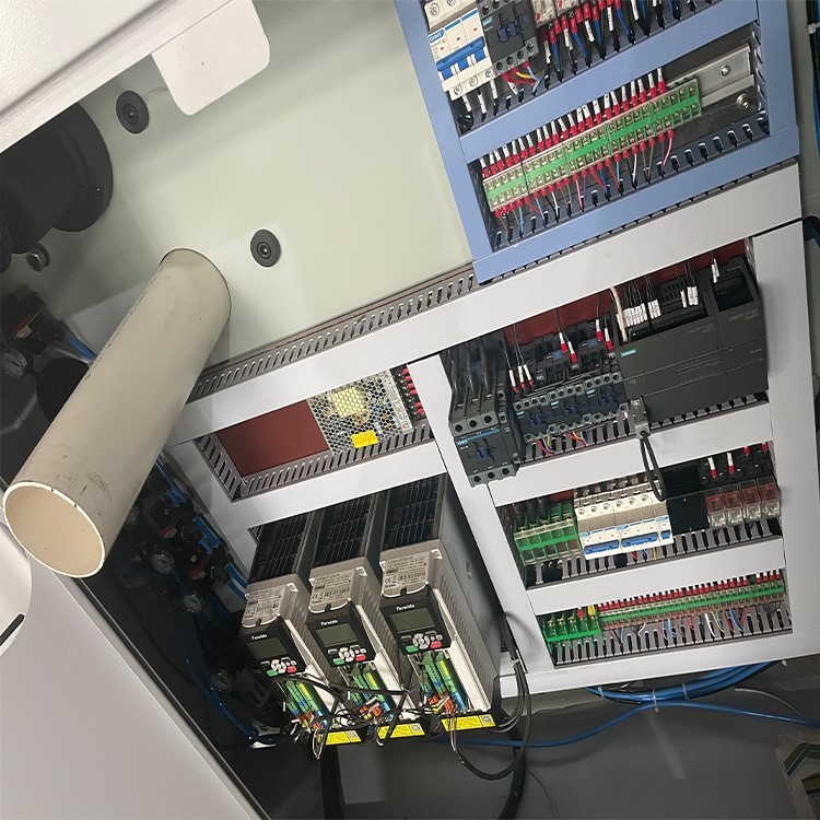 HJ-C1600-III Fully Automatic Slitting Rewinder Machine With Three Servo PET BOPP Non Woven