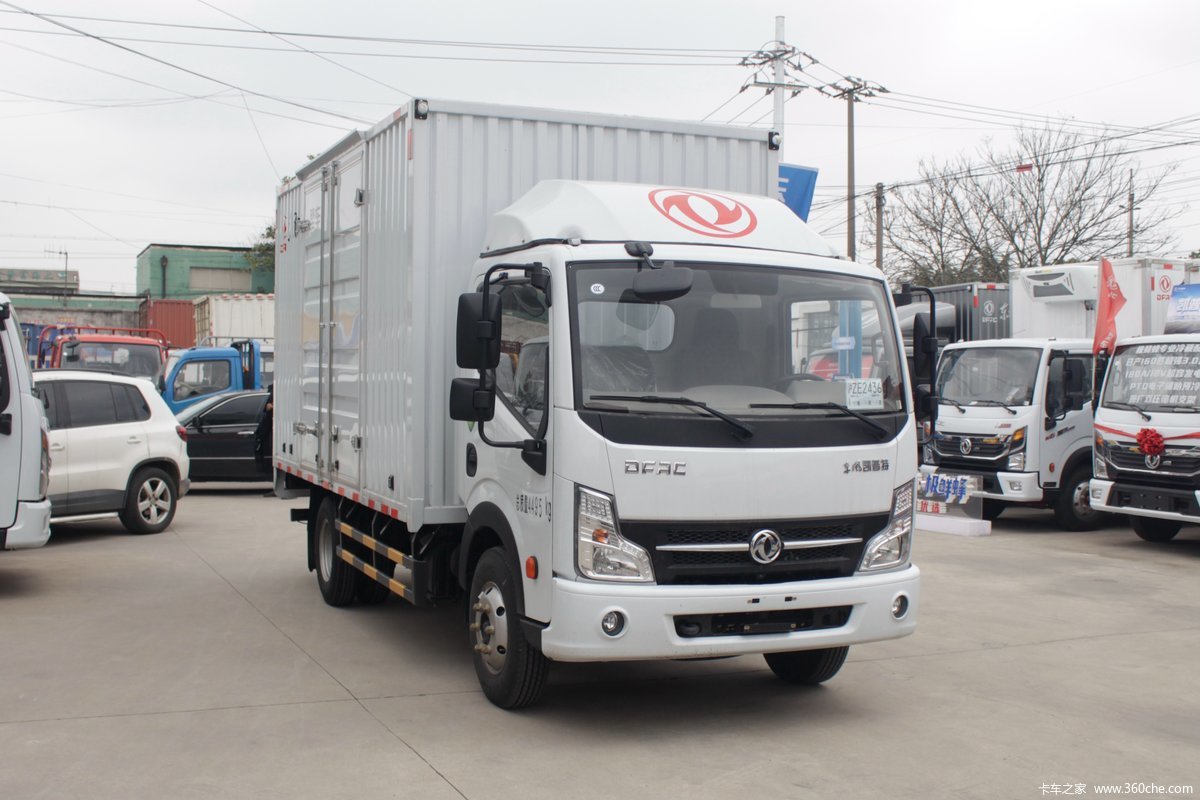 5000kg Gross Vehicle Weight Dongfeng Single Row 4X2 Van Truck