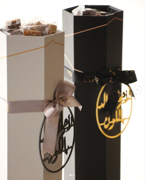 Sophisticated Custom Printed Hexagonal Display Box for Luxury Flower Bouquet Stand