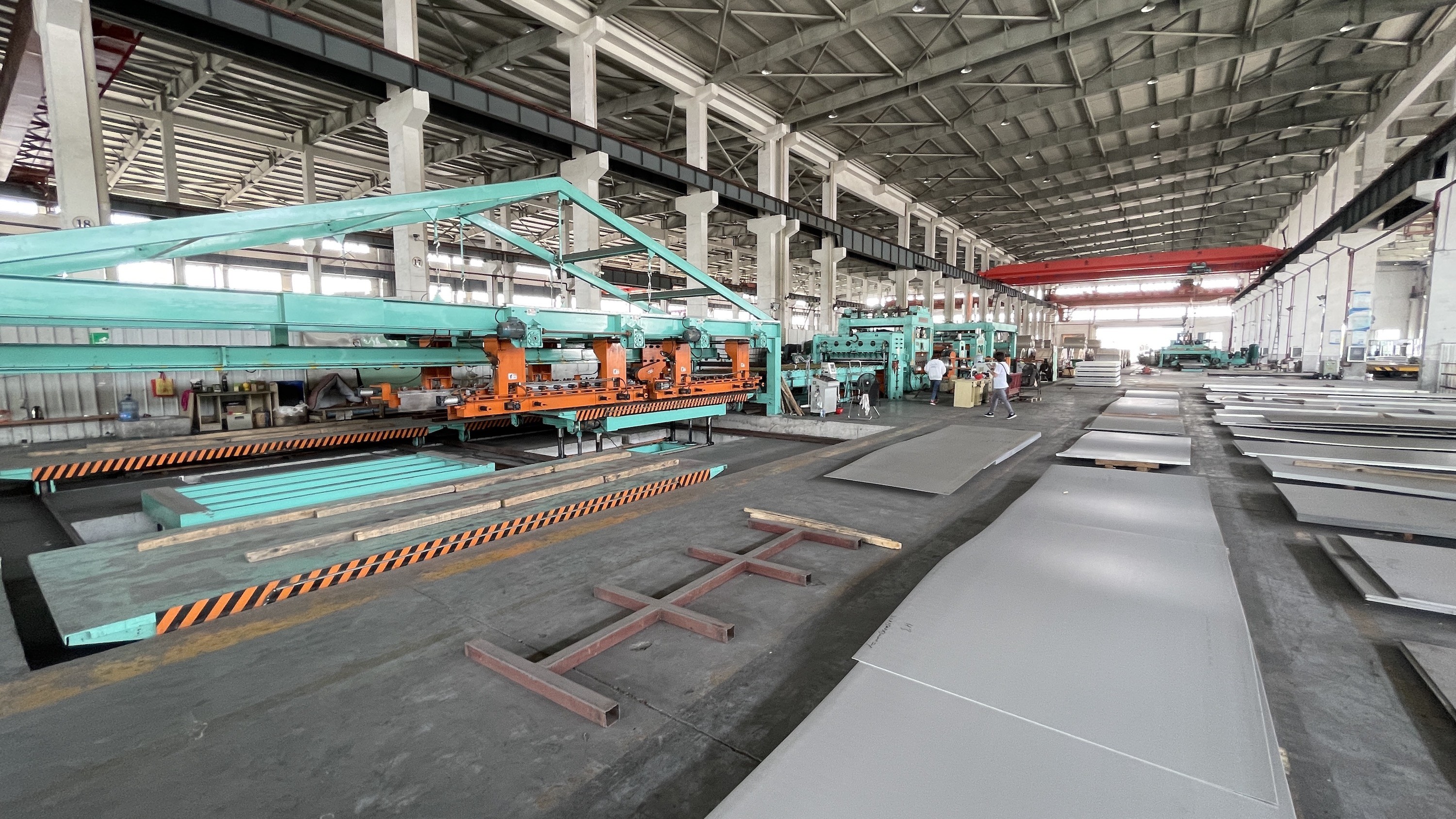 304 Customized Embossed Stainless Steel Sheet Cold Rolled Color Decorative Interior