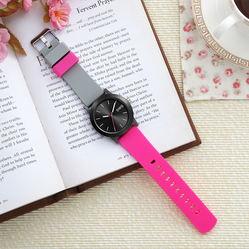 Pink Color Silicone Bracelet Watch Waterproof With Auto Date And Mineral Glass