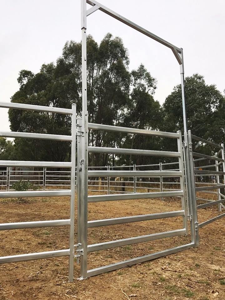 Round Corral Panels Yard Panels 1.5m Gate. Locking Pins. ". Victoria "