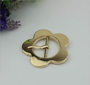 Wholesale Design simple 32 mm light gold large flower belt buckle pin buckle bag cover head decoration for clothing hardware from china suppliers