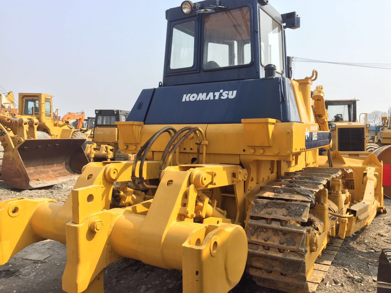 Used Japan Komatsu D85 CAT D8R D7R D6R Crawler Bulldozer D65 with MOOG Hydraulic Pump