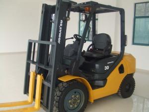 Wholesale Original japanese komatsu 3ton forklift for sale/used komatsu forklift from china suppliers
