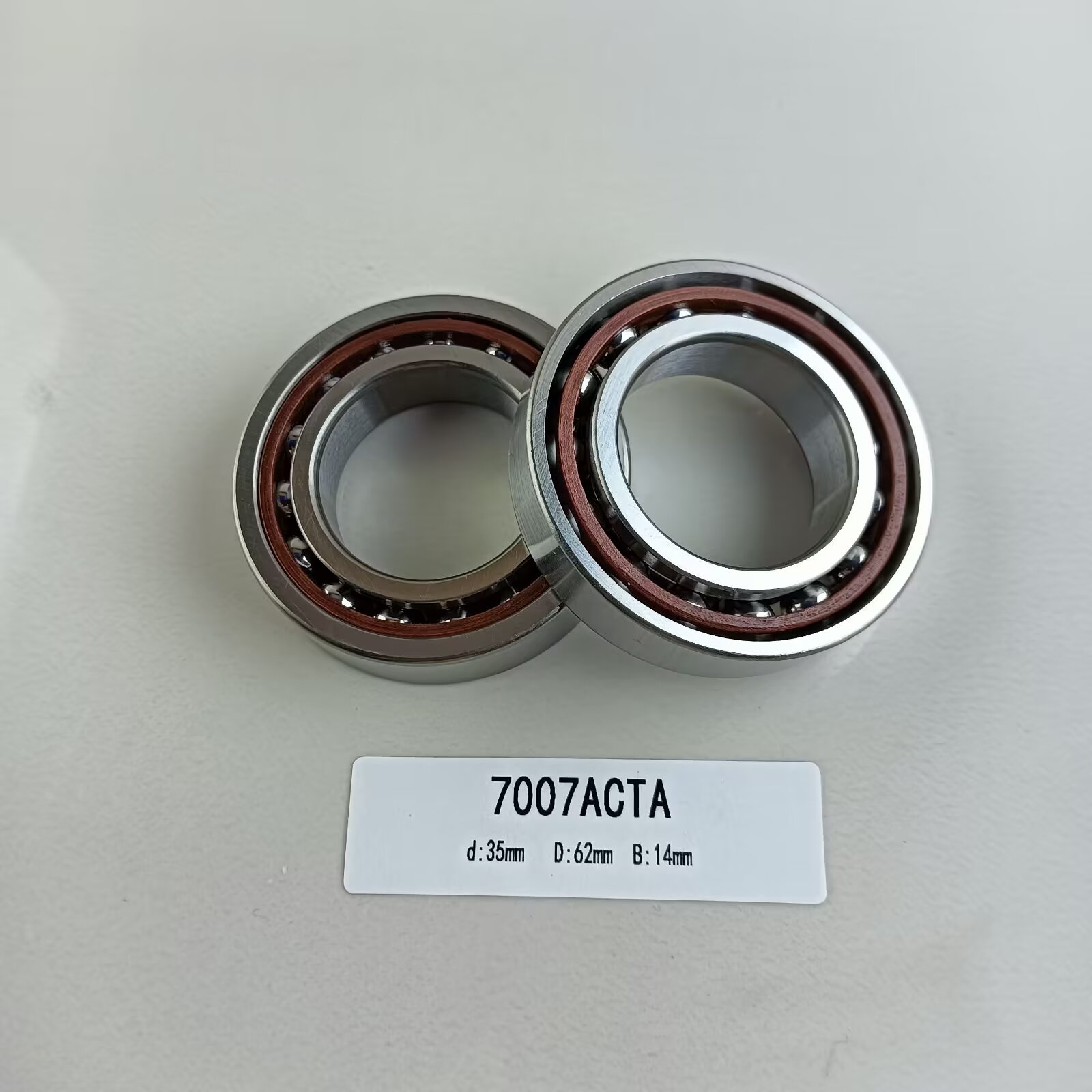 35*62*14mm Angular Contact Ball Bearing 7007AC with Standard Precision P0 P2 P4 P5 P6