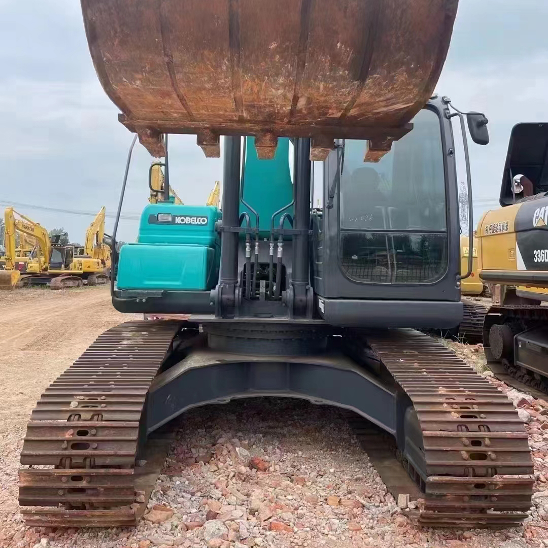 Low Working Hours Original Kobelco SK200 Excavator for Your Construction Business