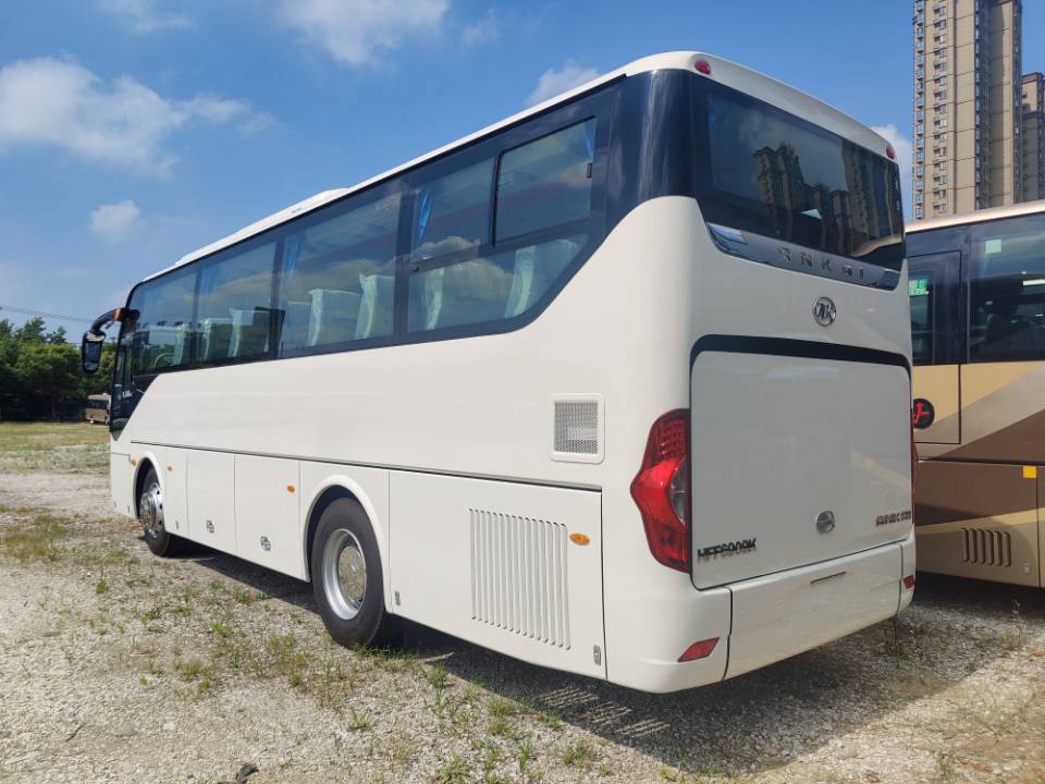5.5T Front Axle Diesel Used 50 Seats Luxury Coach Bus Passenger Used Bus Coach