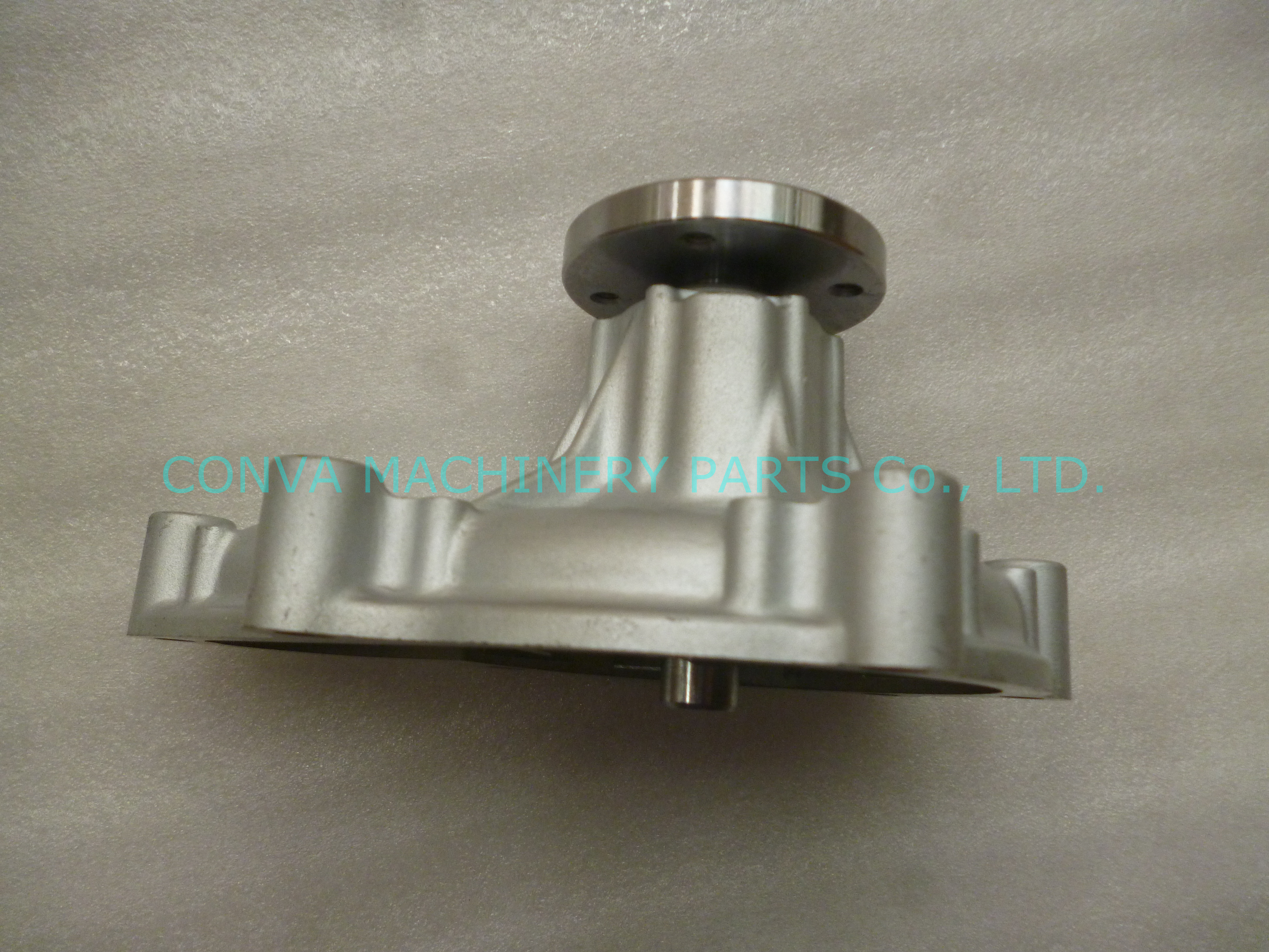 Aluminum And Iron Engine Water Pump Kubota V2607 Parts For Excavator In Stock