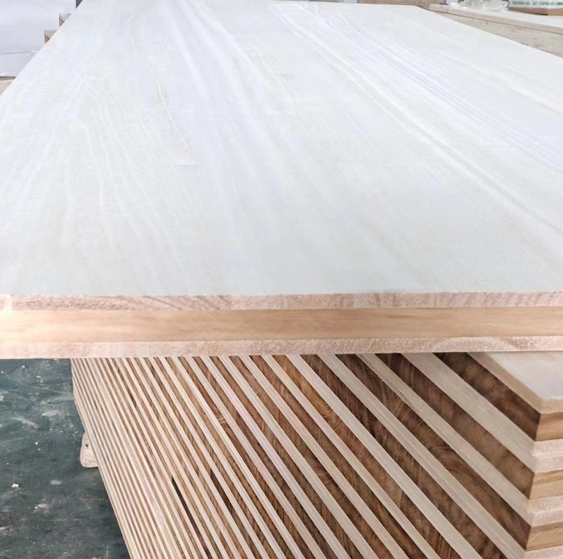 5mm Radiata Pine Board Thin Solid Wood Board AB Grade 2440x1220mm Customized