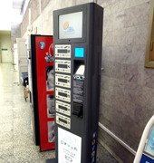 LCD Advertising Cell Phone Charging Station , Charging Stations for Electronics Phone