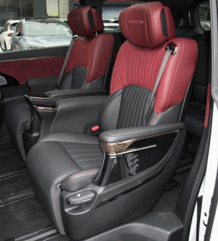 GAC Trumpchi M8 2023 zongshi series shuangqing zhizun Large and medium MPV 2.0T 190HP L4