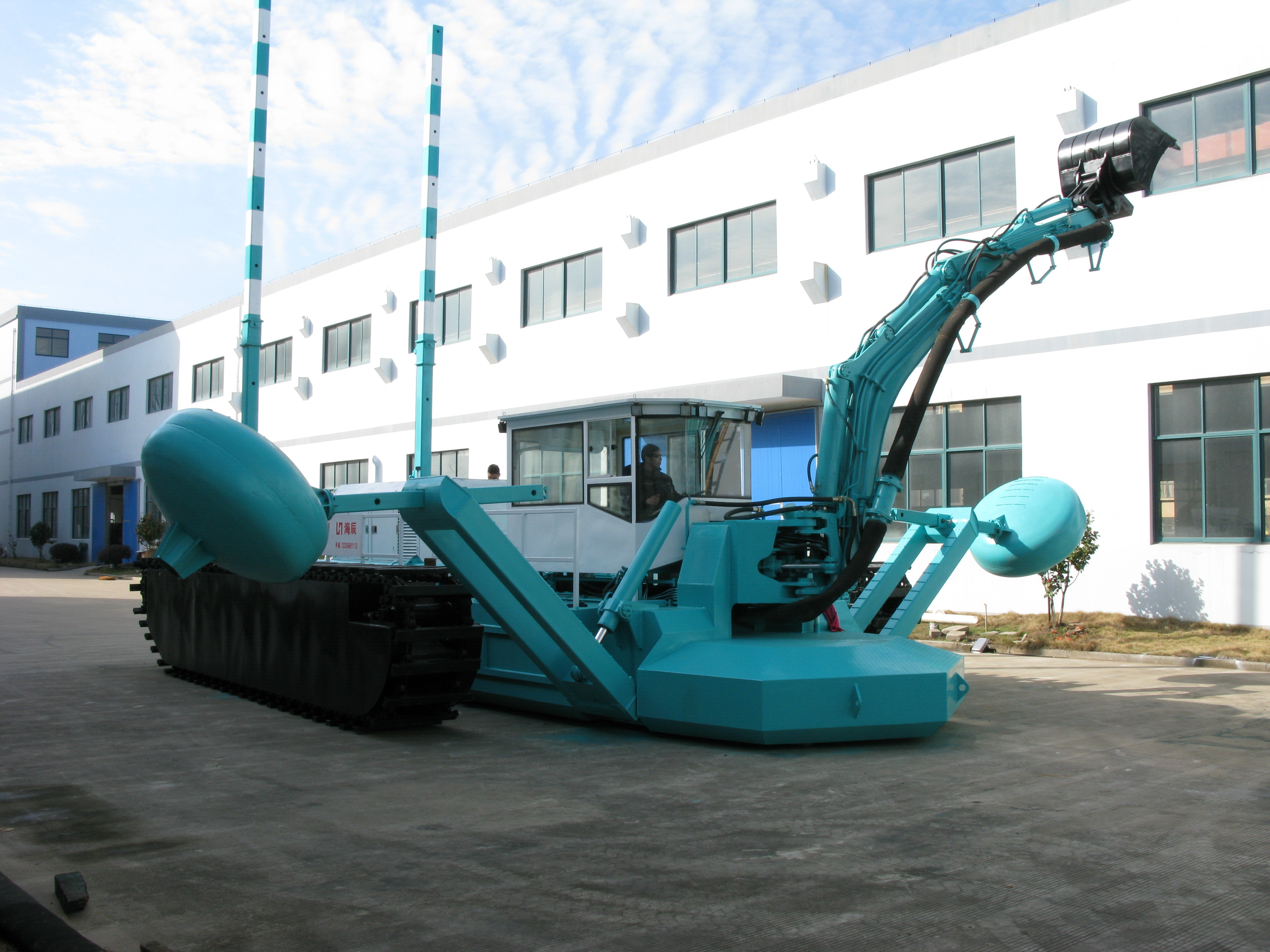 Cutter Suction Backhoe Amphibious Dredger Multipurpose 2200r/Min