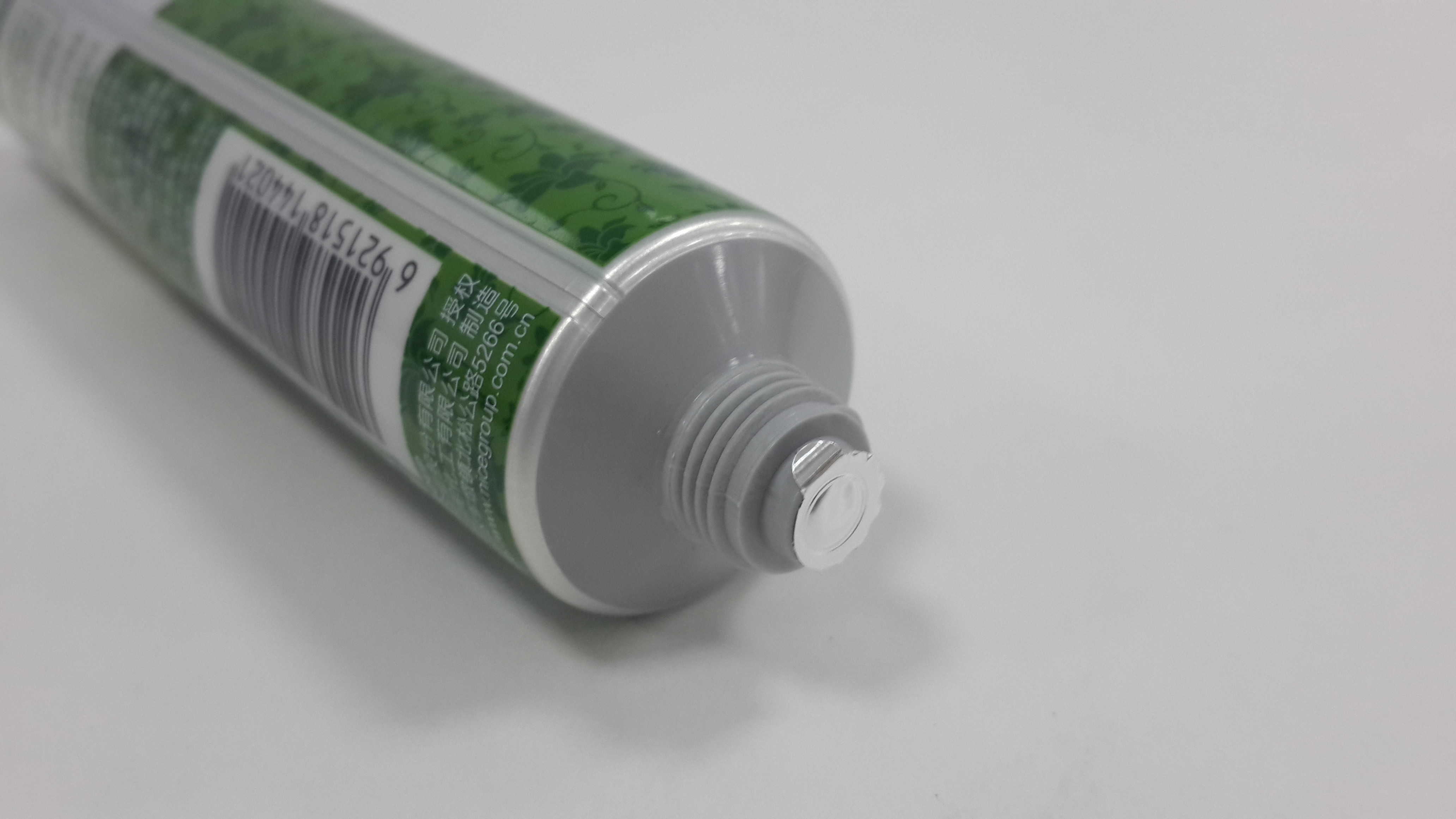 Aluminum Collapsible Hand Cream Tube Cosmetic Packaging Octagon Cap Diameter 25 30 35 40mm