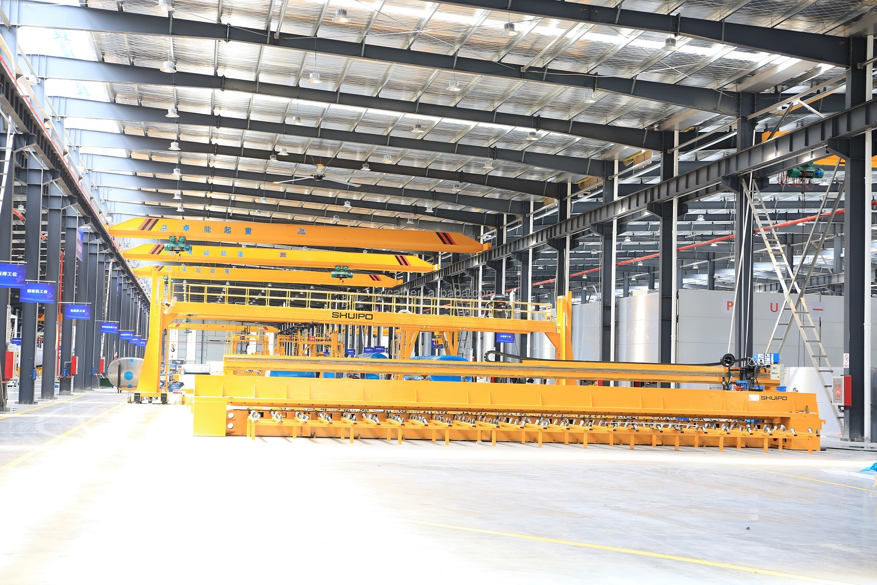 Optional Size Awd Chassis Trucks LHD/Rhd Diesel Double Cab 6X6 Cargo Truck Chassis Sales Round Shape