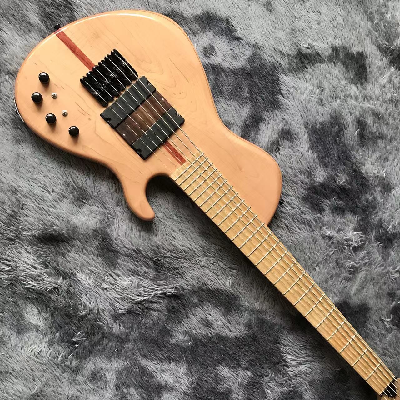 Custom 6 Strings Neck Through ELM Body Electric Bass Guitar with Active Pickup